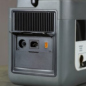 Портативная электростанция FUBAG AS 2400i (аккумулятор LiFePO4) в Москве фото